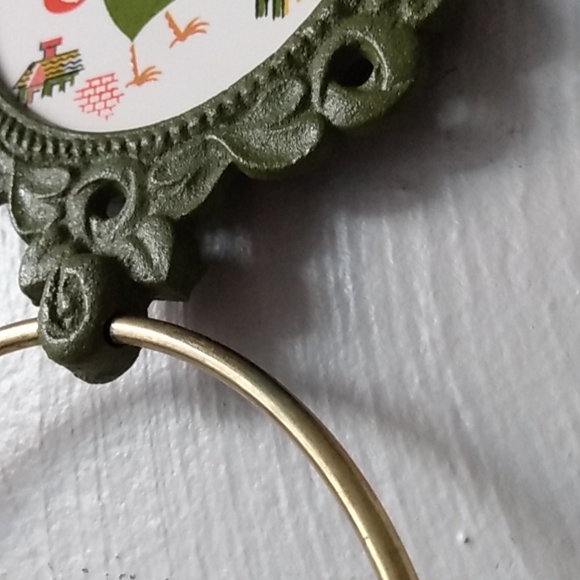 Home Interiors Vintage cast iron metal ceramic towel holder - Picture 8 of 13